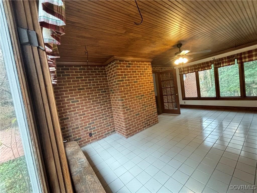 8059 Glenbrook Dr