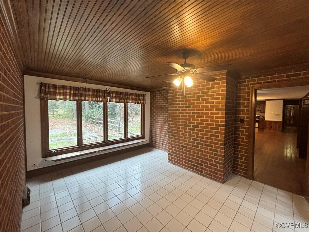 8059 Glenbrook Dr