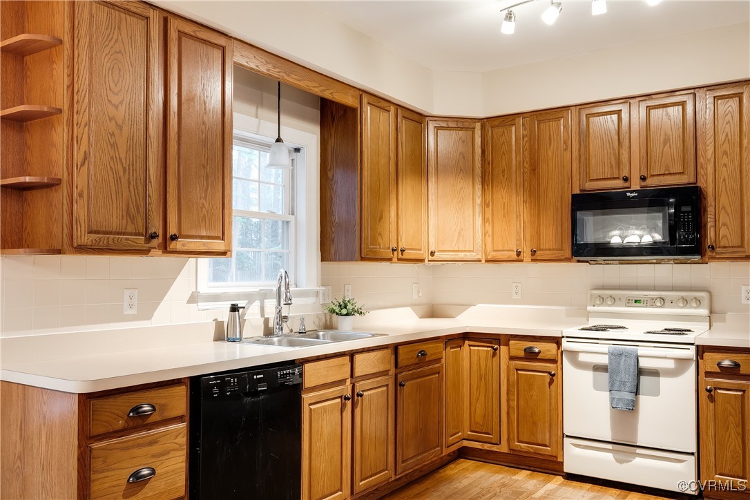 8318 Ellerson Green Pl