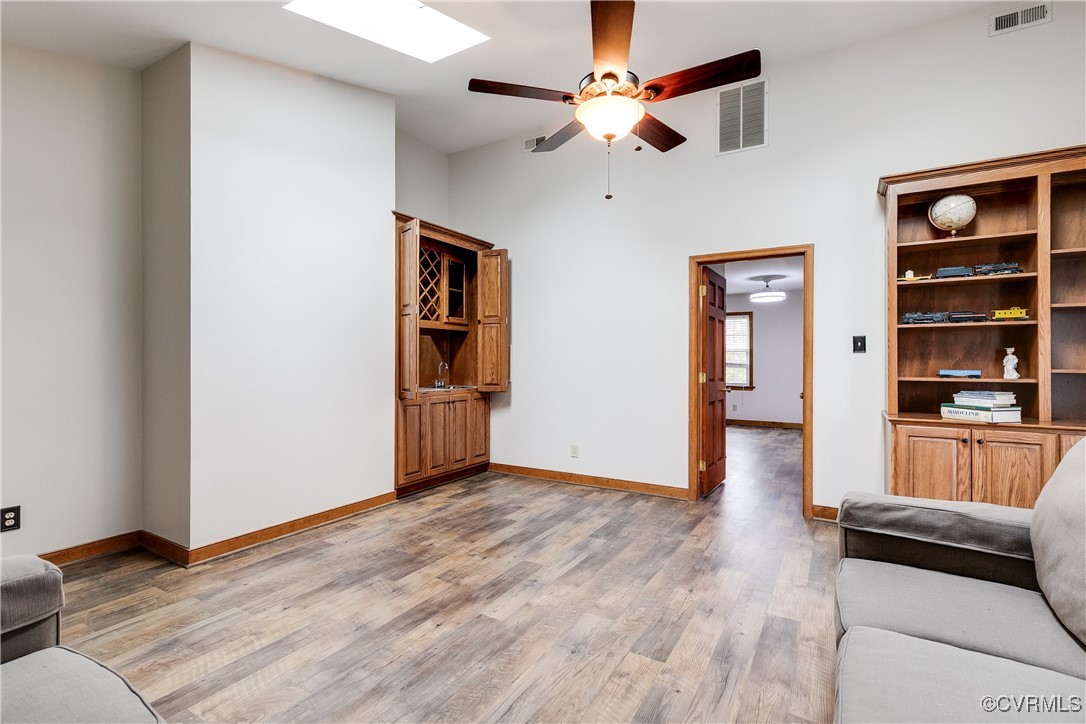 810 Clearlake Ct
