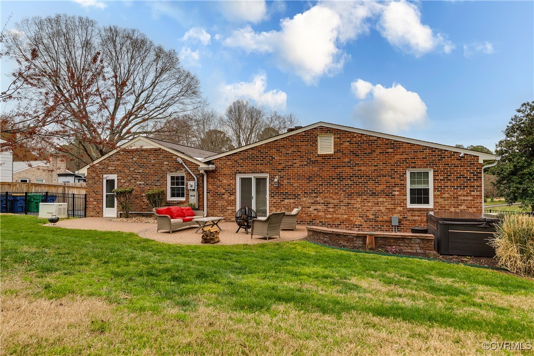 810 Clearlake Ct
