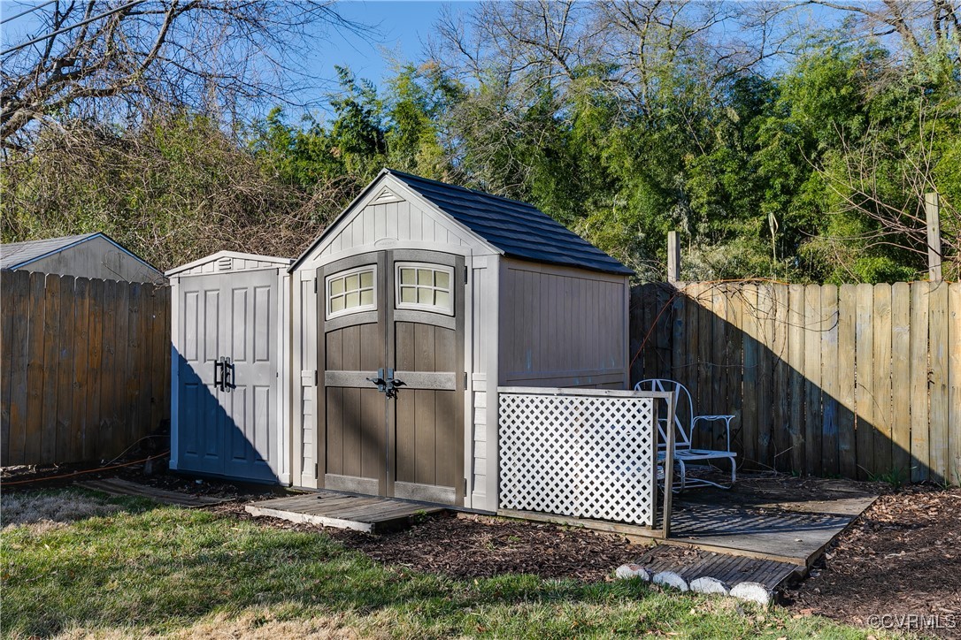 900 Hill Top Dr
