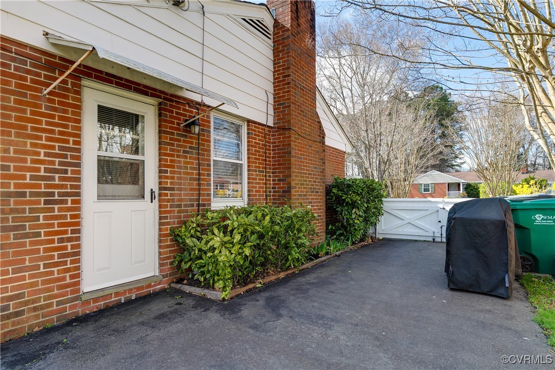 2207 Sommie Ln