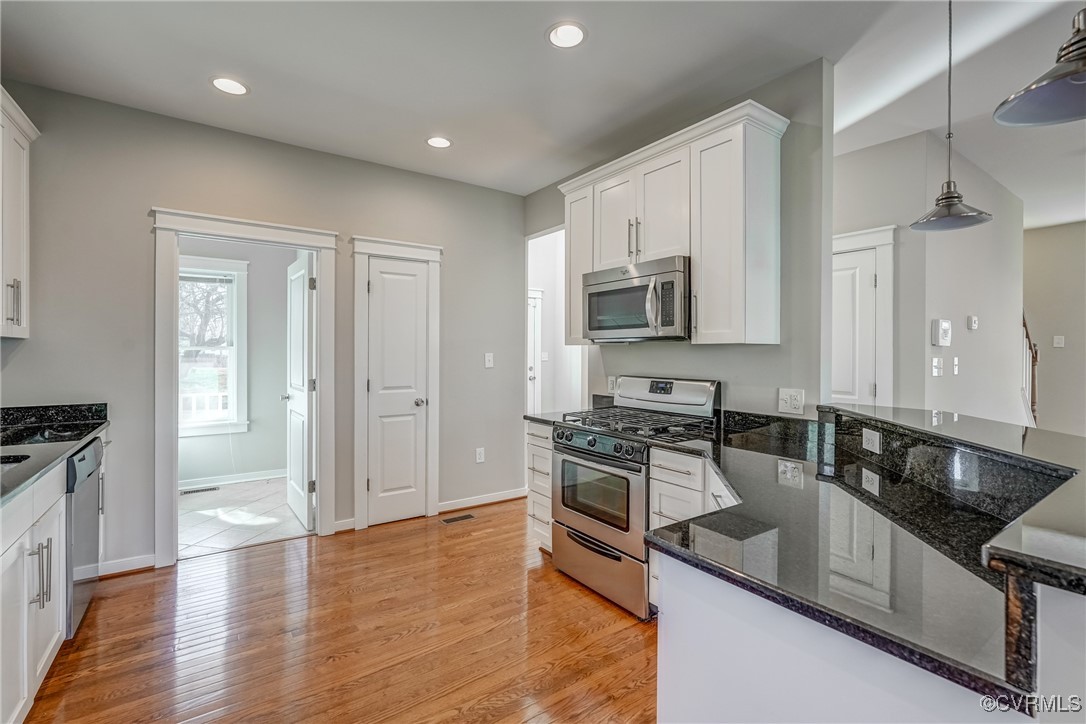 2104 Greenwood Ave