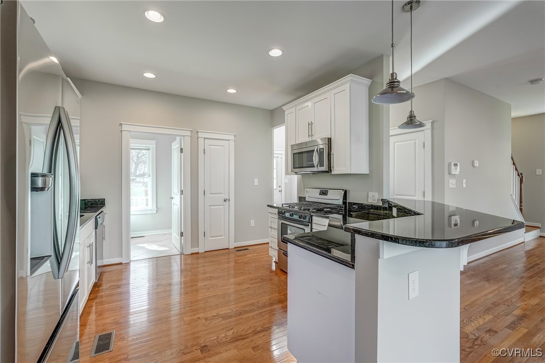 2104 Greenwood Ave