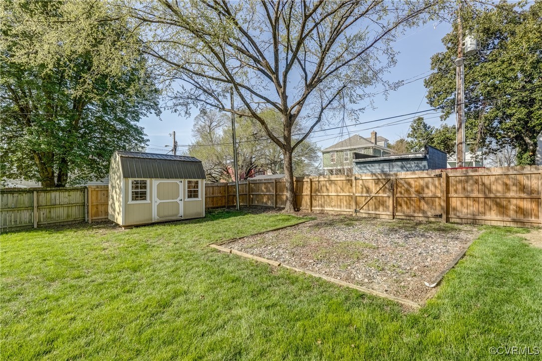 2104 Greenwood Ave
