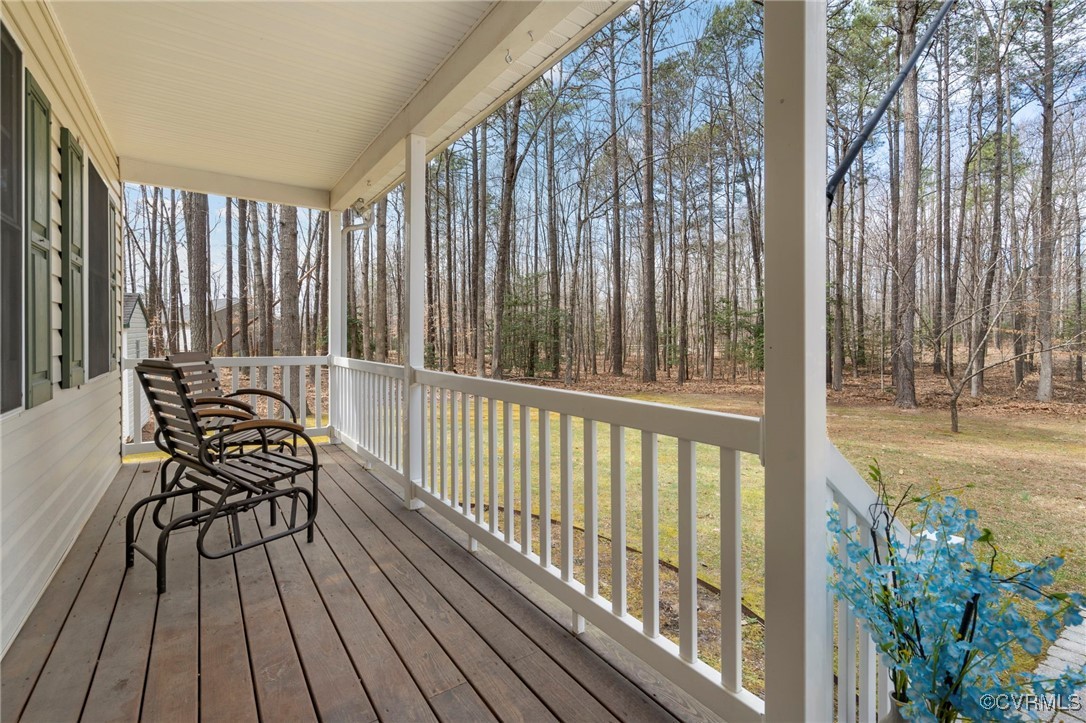 89 Forest Ln