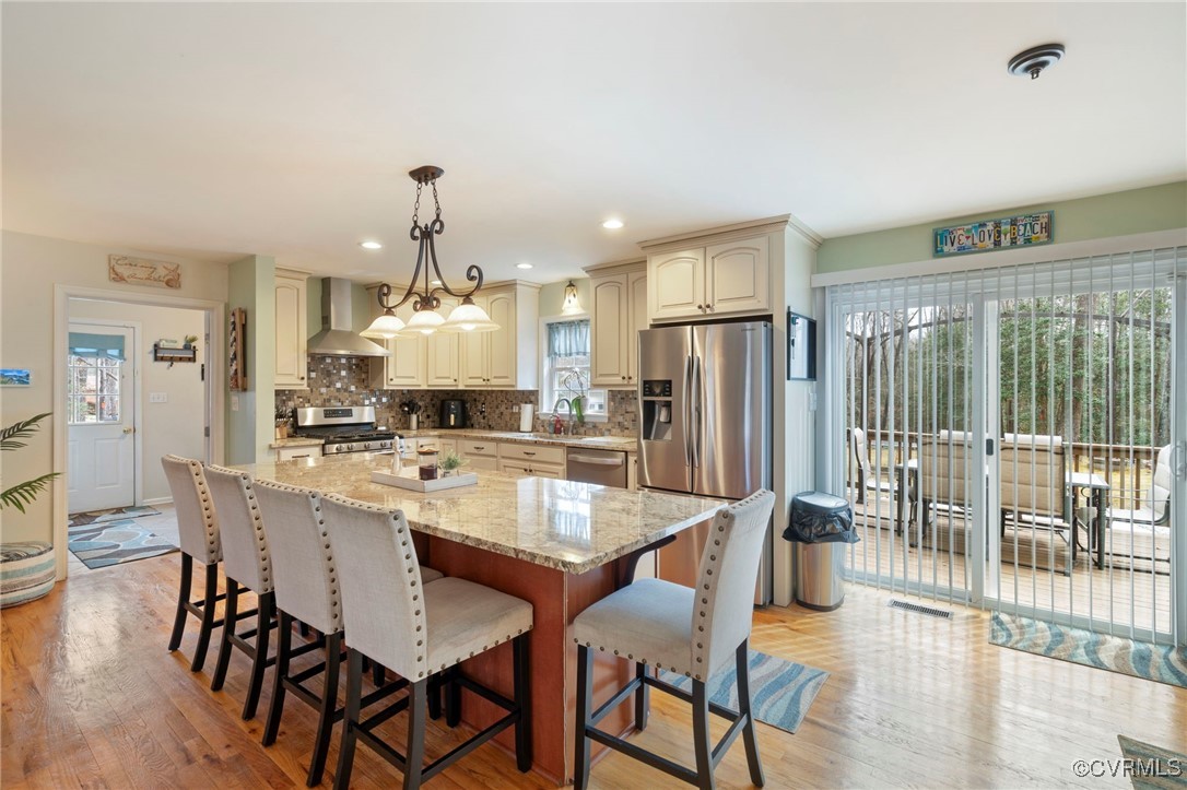 89 Forest Ln