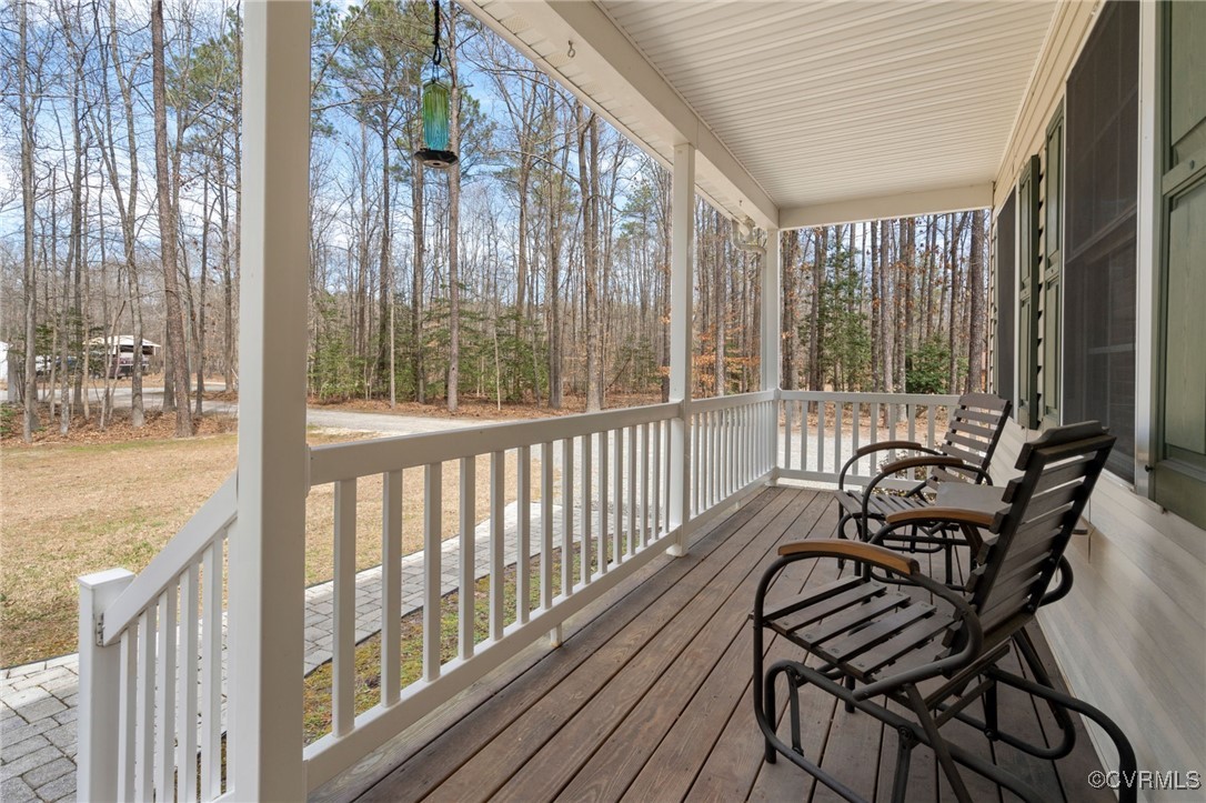 89 Forest Ln