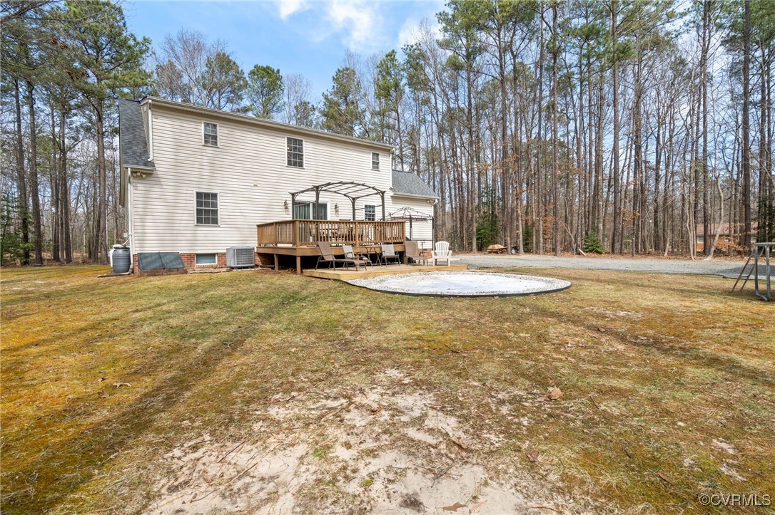 89 Forest Ln
