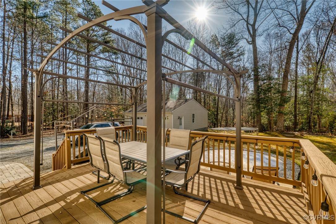 89 Forest Ln