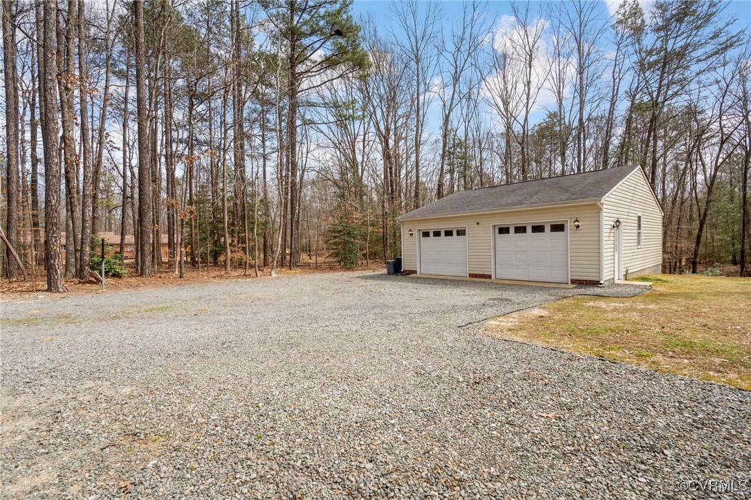 89 Forest Ln