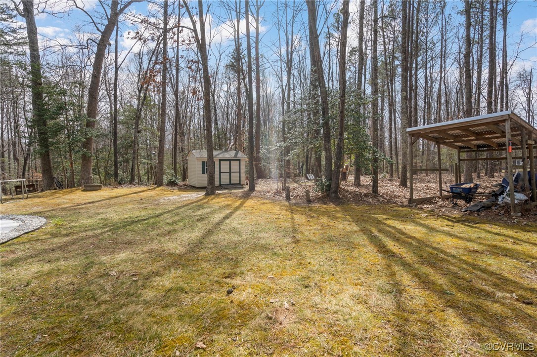 89 Forest Ln