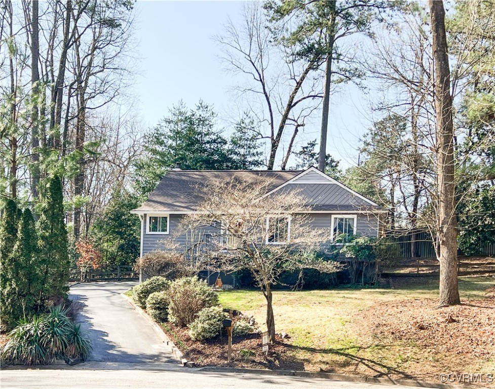 9403 Sir Barry Dr