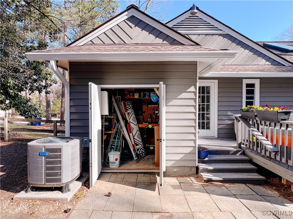 9403 Sir Barry Dr