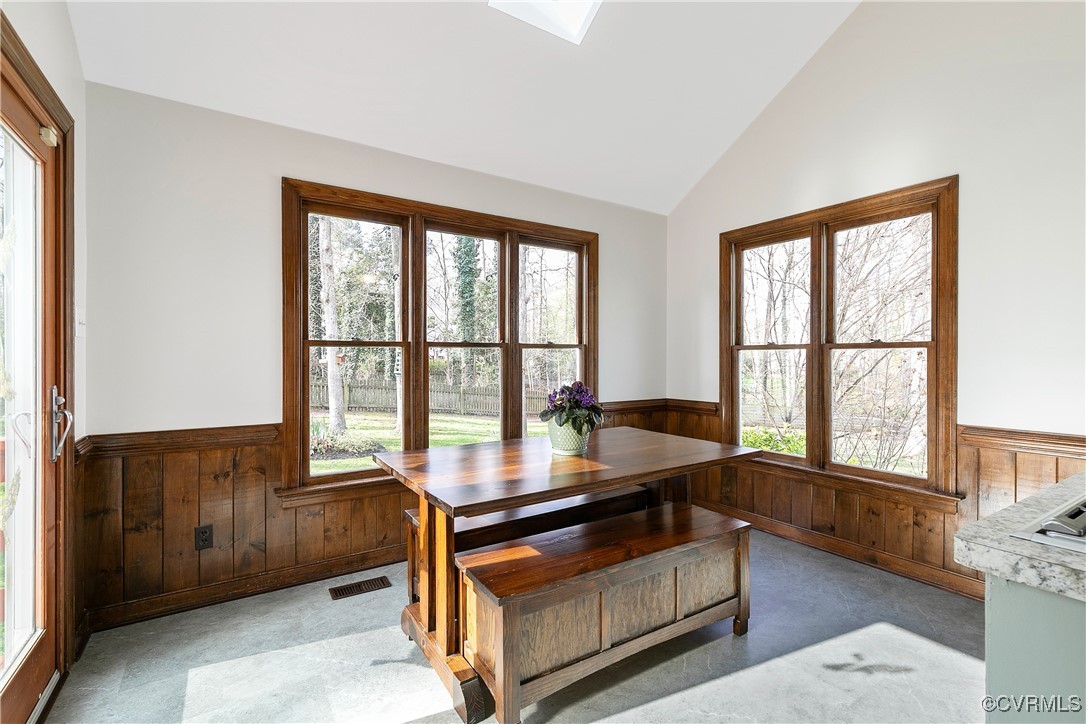 14205 Long Hill Rd