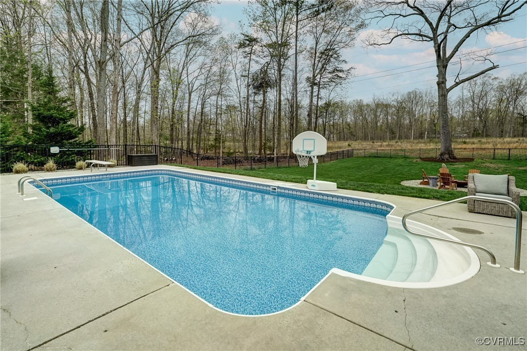 3159 Shadow Creek Dr