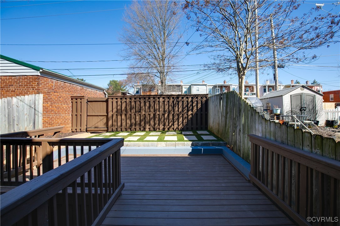 2318 Rosewood Ave