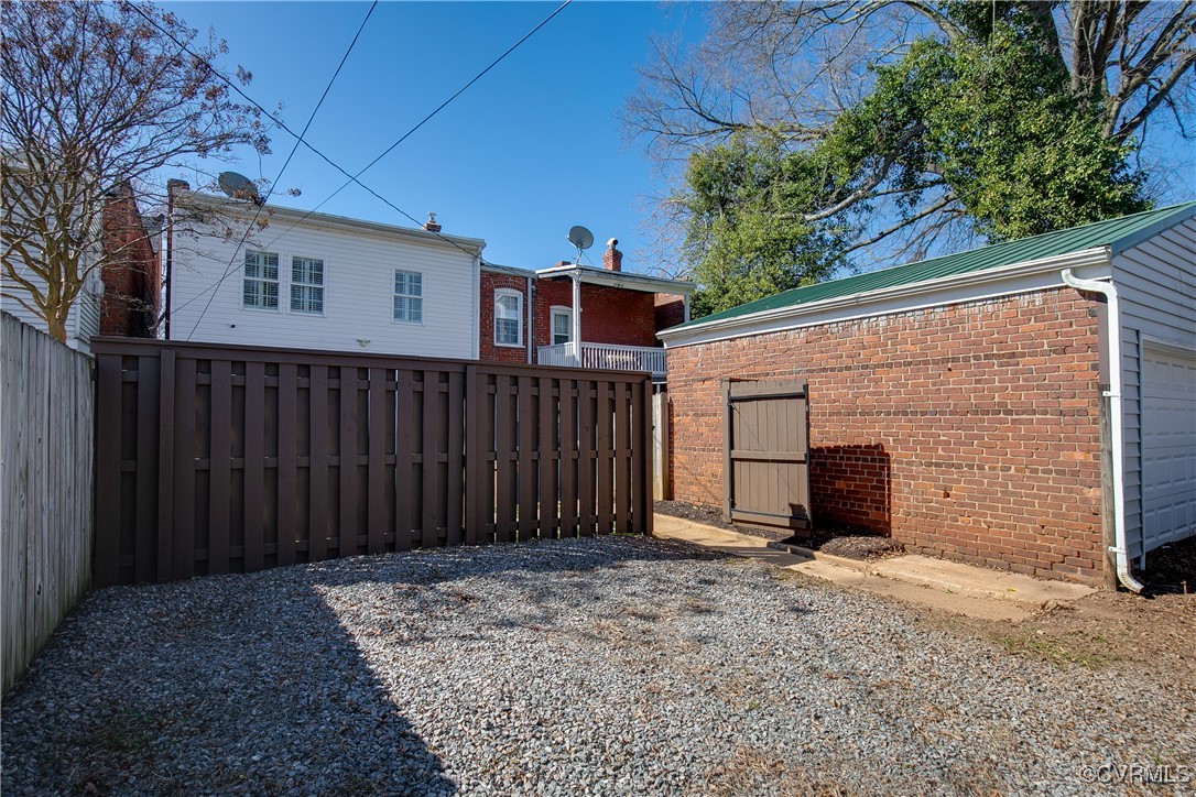 2318 Rosewood Ave