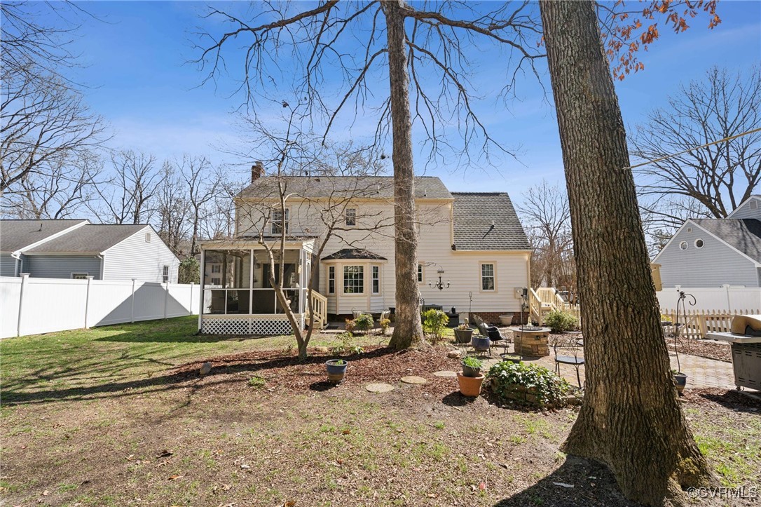 10326 Glen Oaks Dr
