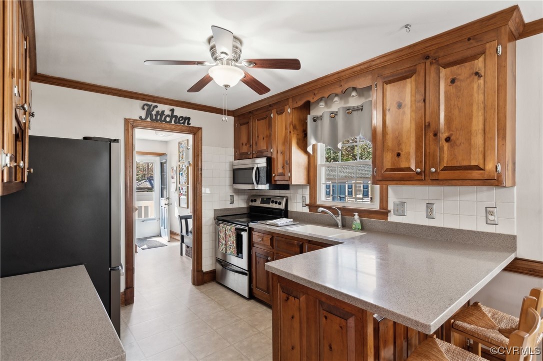 10326 Glen Oaks Dr