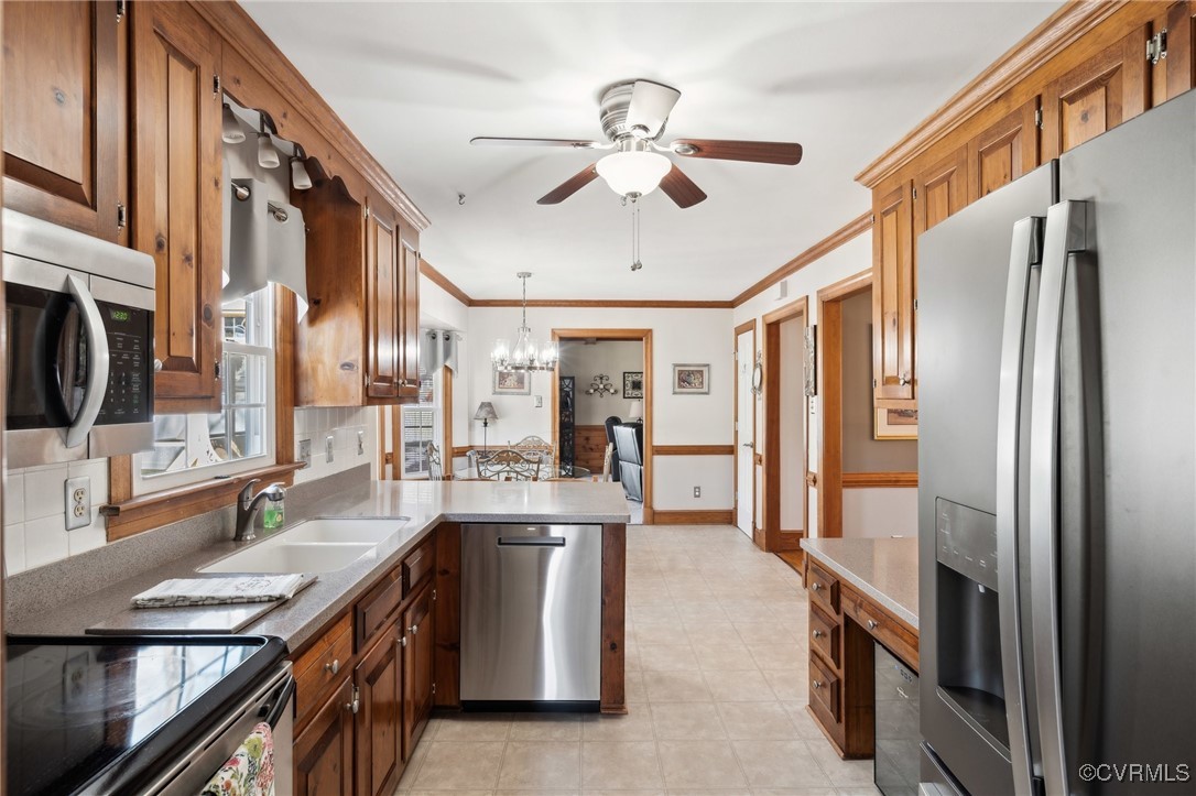 10326 Glen Oaks Dr