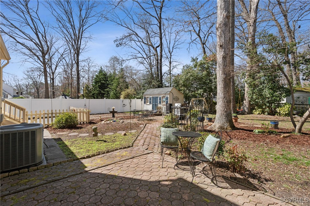 10326 Glen Oaks Dr
