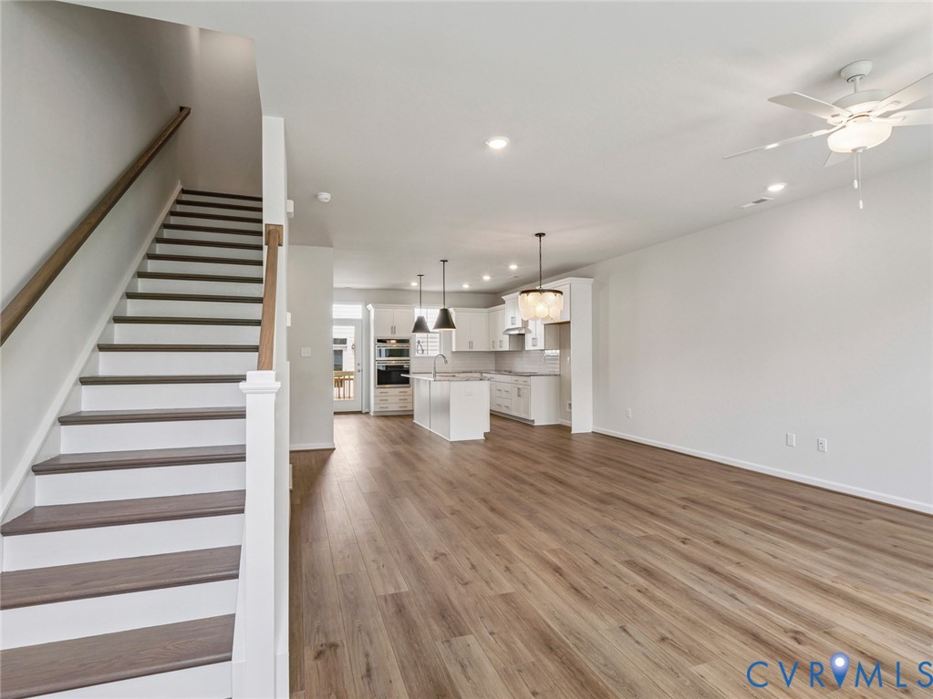 107 Avenda Ln