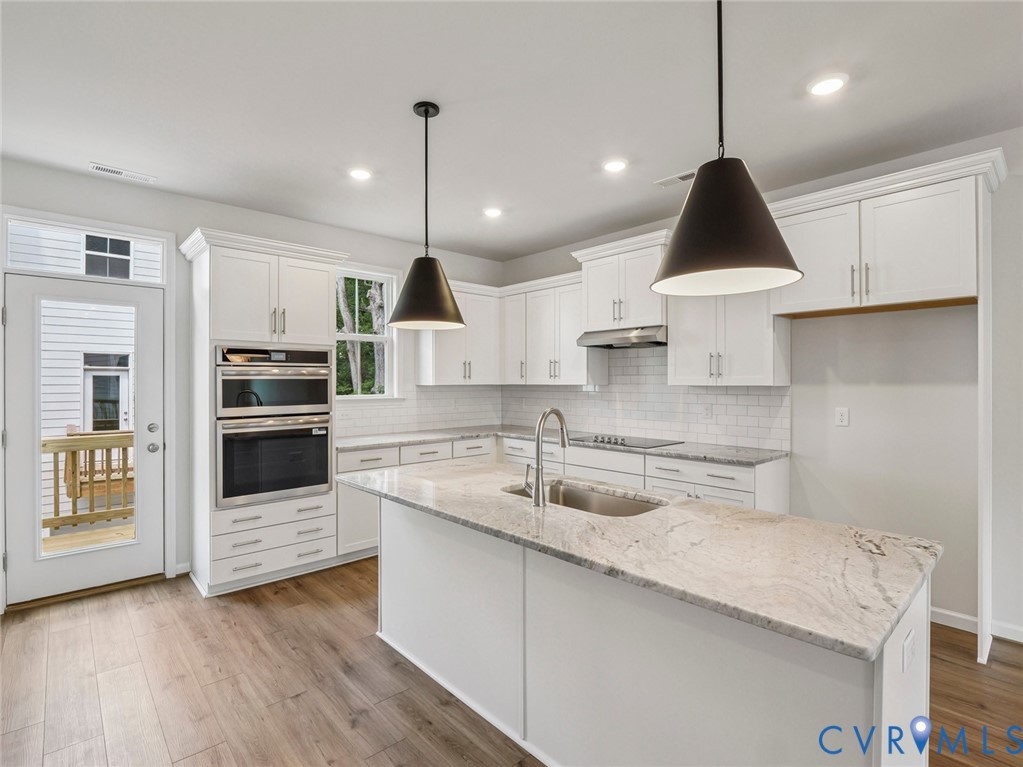 107 Avenda Ln