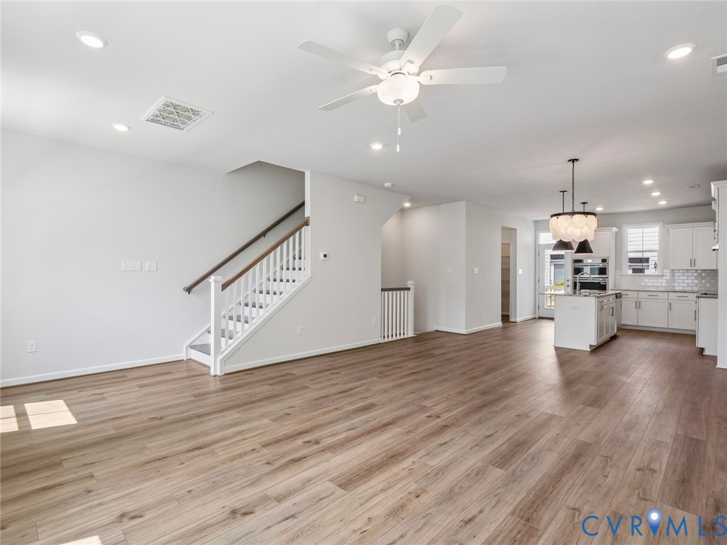 107 Avenda Ln