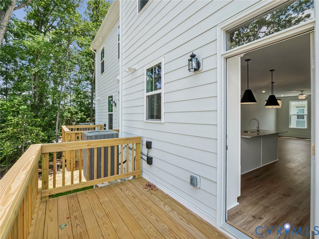 107 Avenda Ln