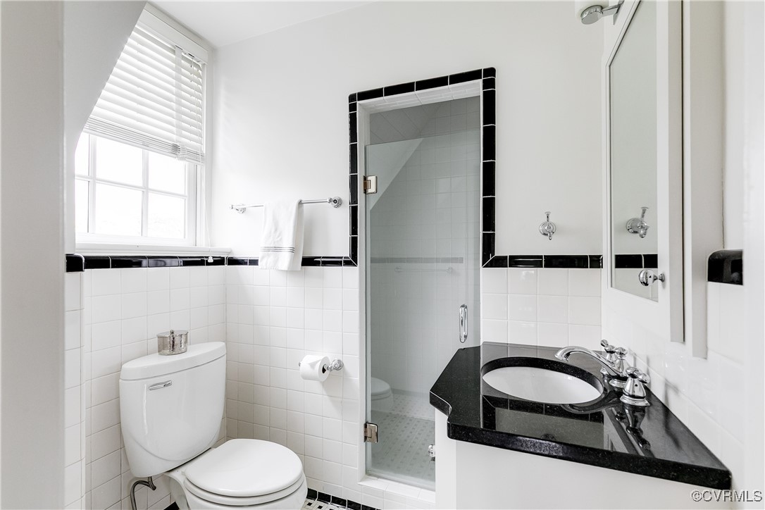 207 Queen Charlotte Rd