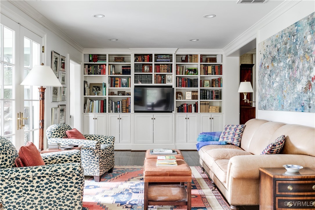 207 Queen Charlotte Rd