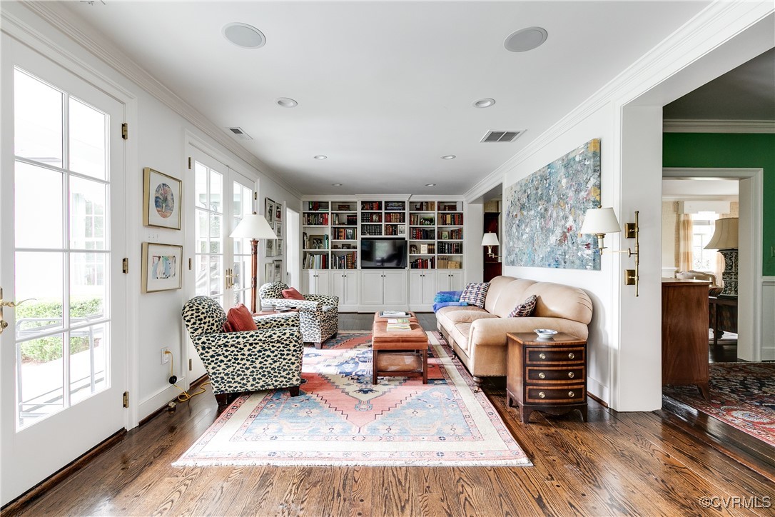 207 Queen Charlotte Rd