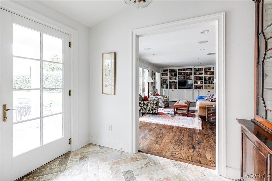 207 Queen Charlotte Rd