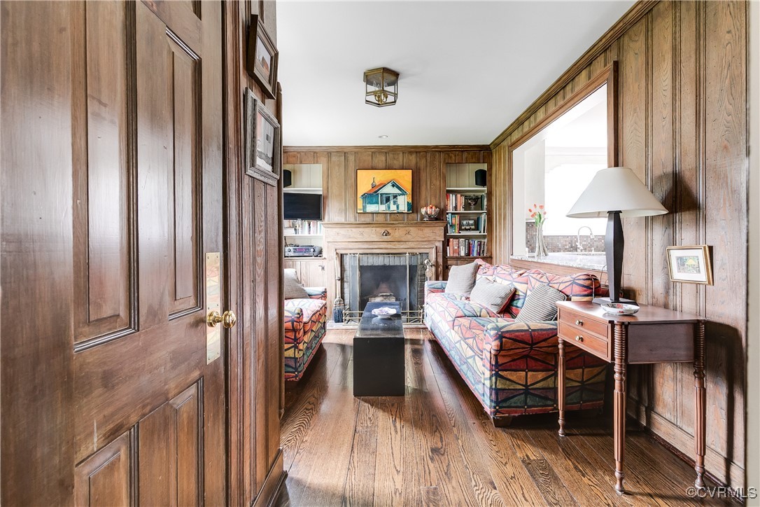 207 Queen Charlotte Rd