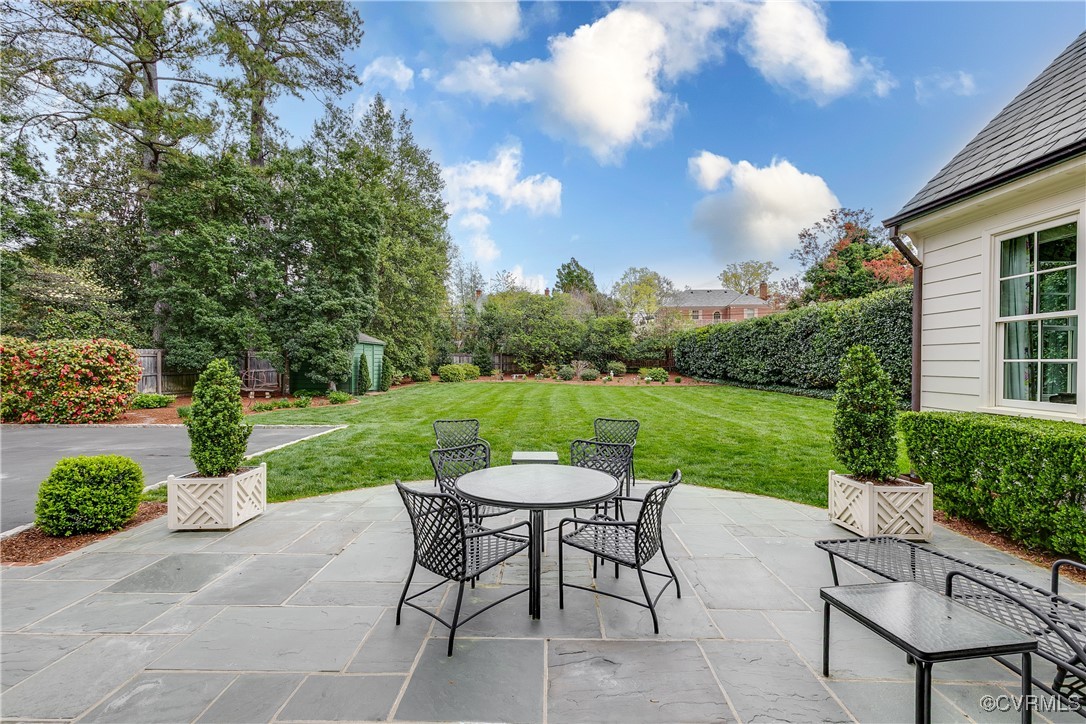 207 Queen Charlotte Rd