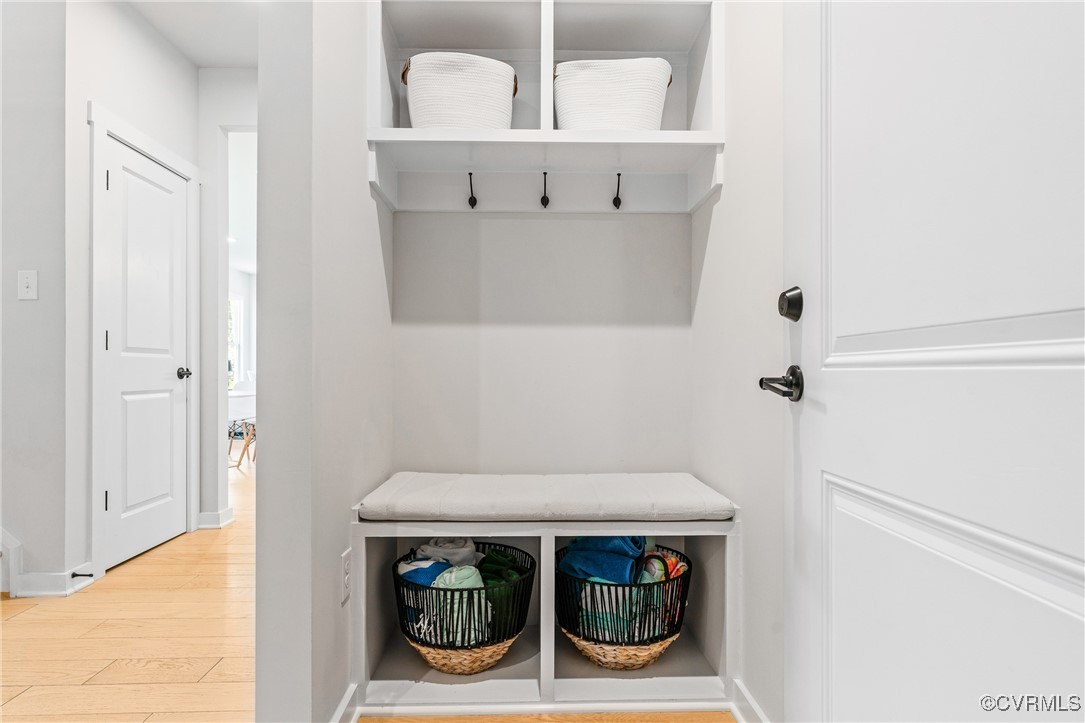 10013 Potters Wheel Way