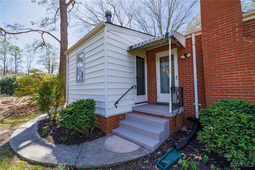1009 Westbriar Dr