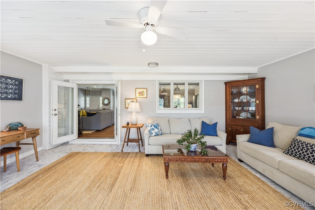 10010 Studley Farms Dr