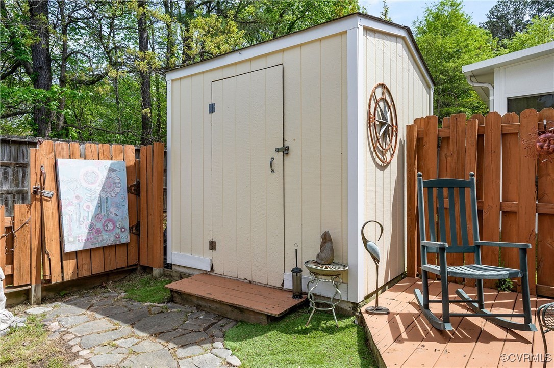 1831 Random Winds Ct