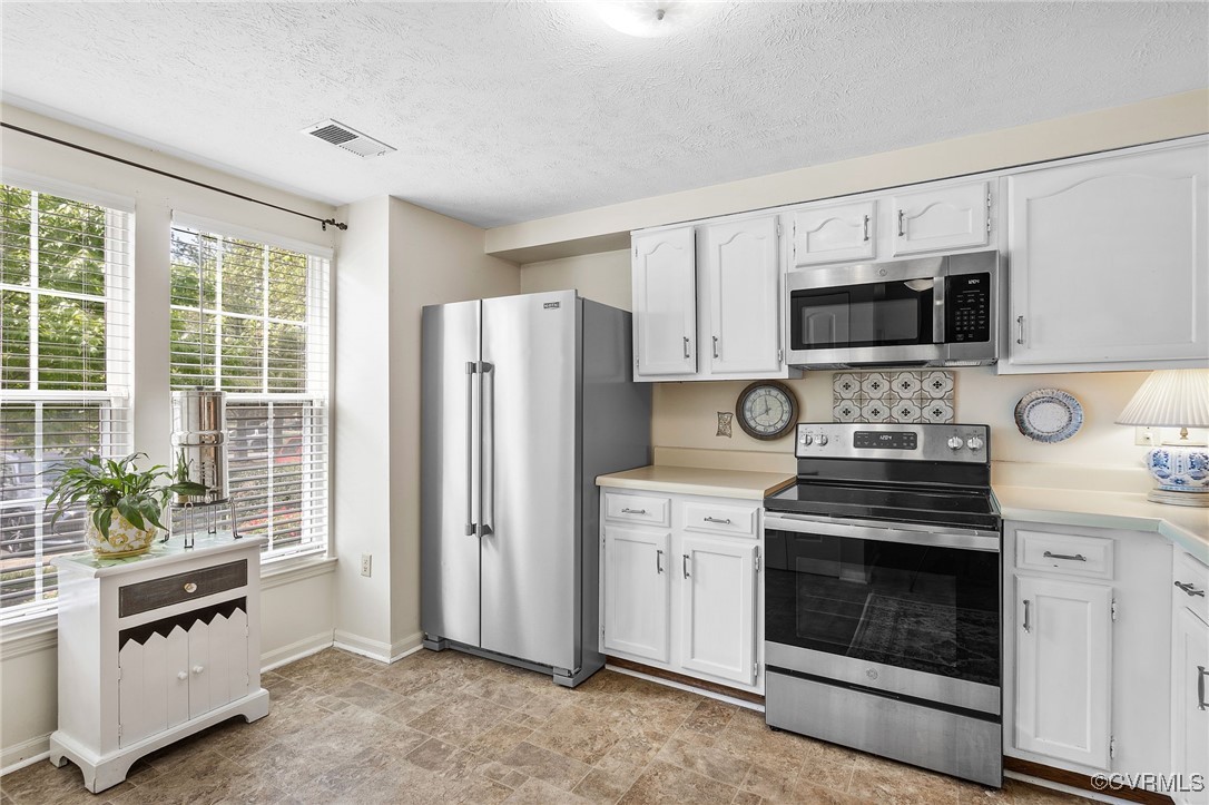 1831 Random Winds Ct