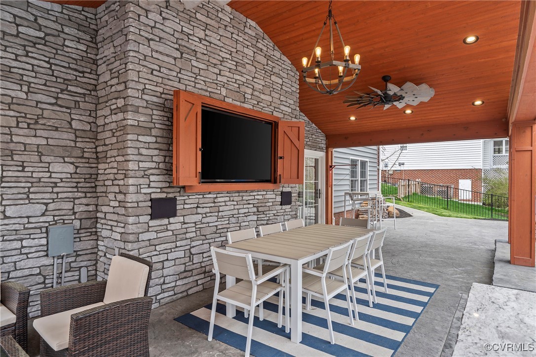 15560 Fox Cove Cir