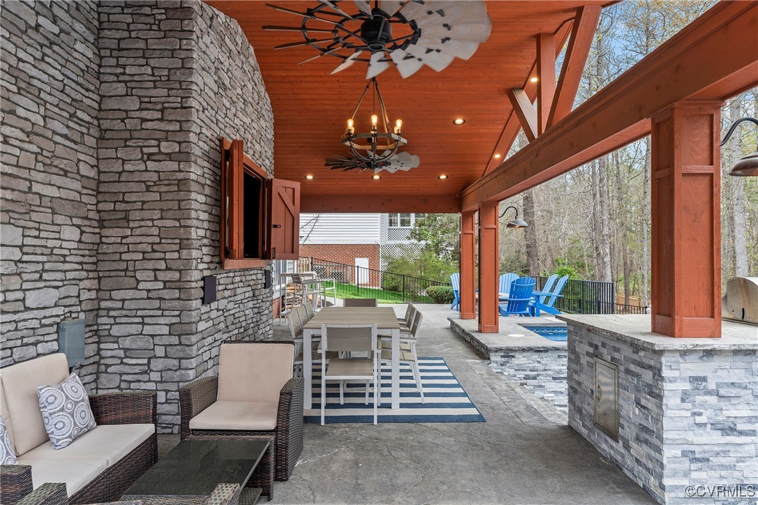 15560 Fox Cove Cir