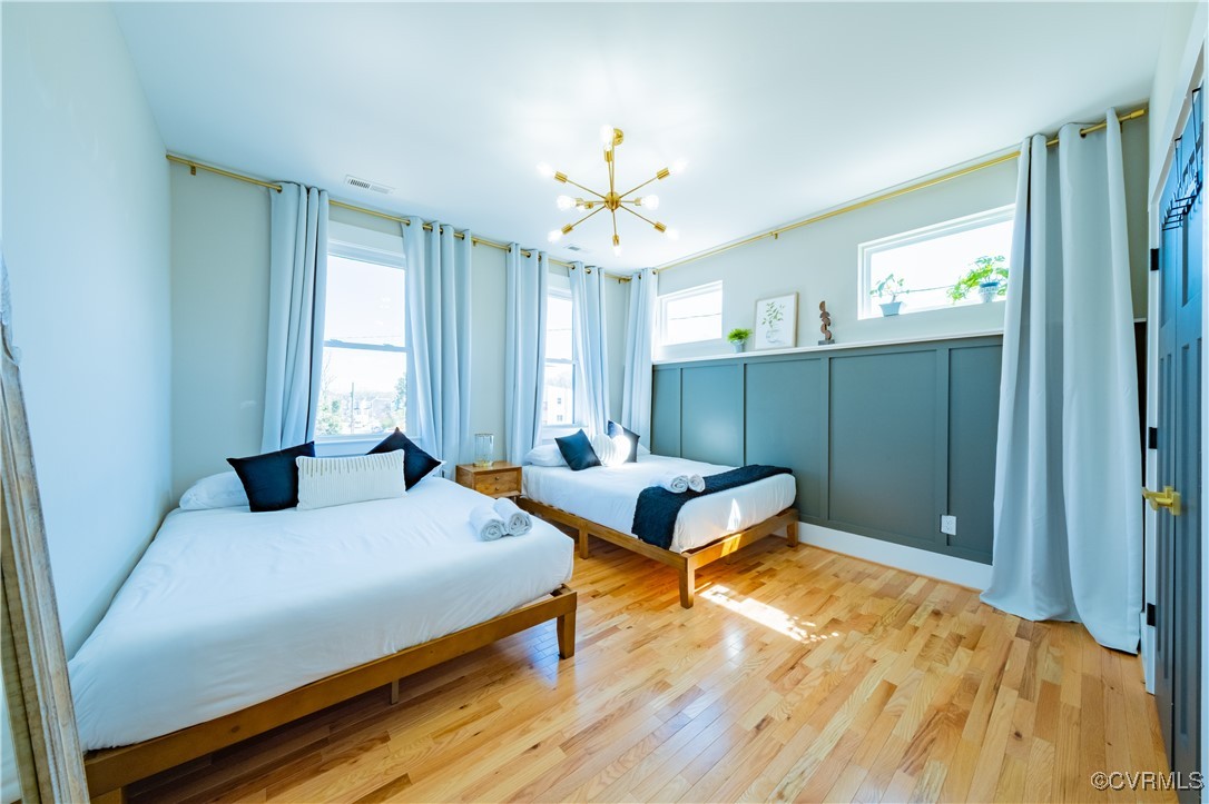 300 W 25th St