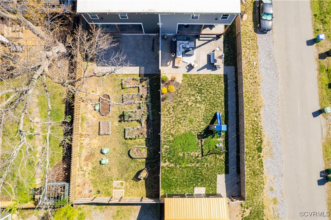 300 W 25th St