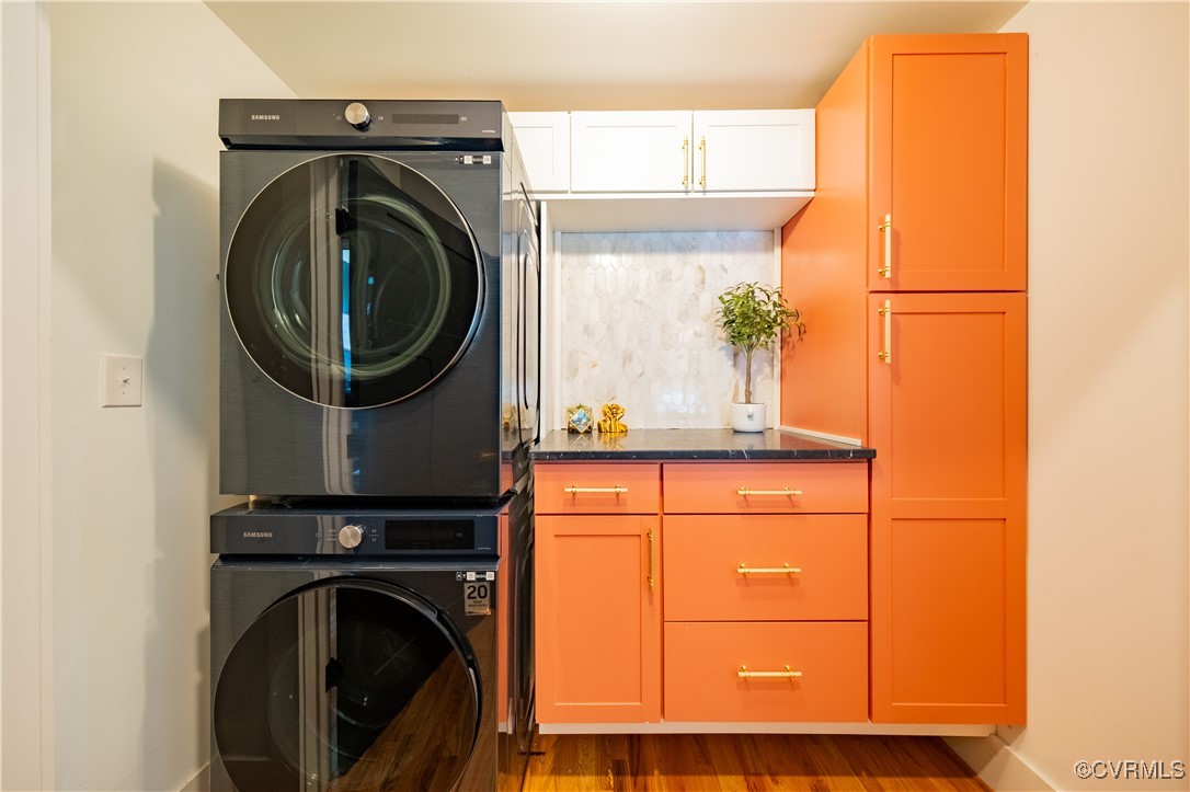300 W 25th St