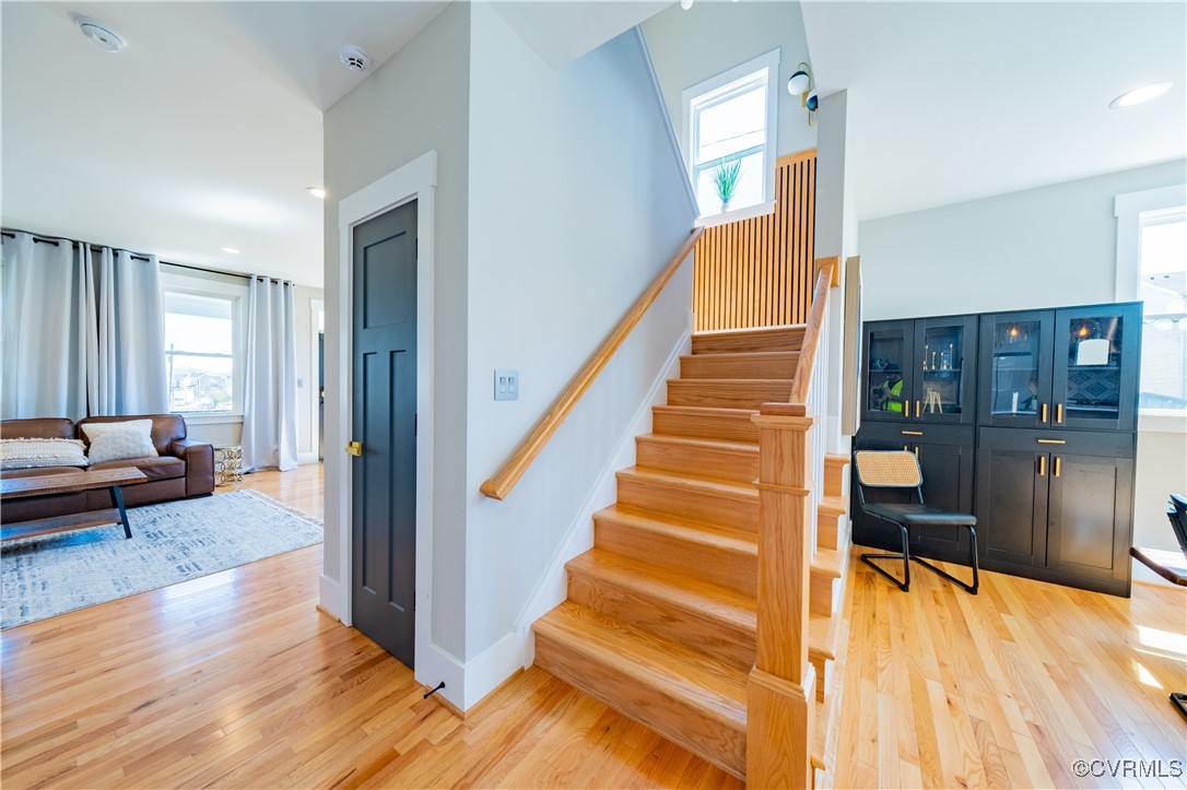 300 W 25th St