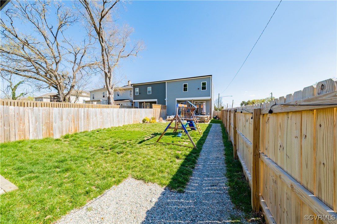 300 W 25th St
