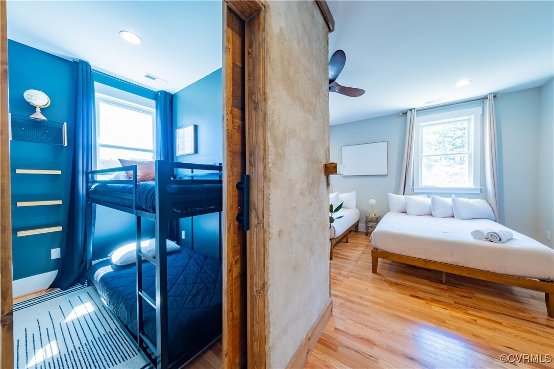300 W 25th St